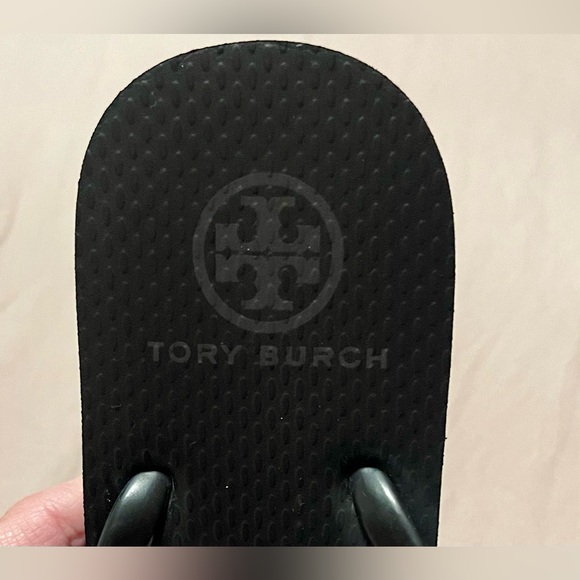 NWOT- 🖤 Tory Burch Black Flip Flops - Picture 4 of 4